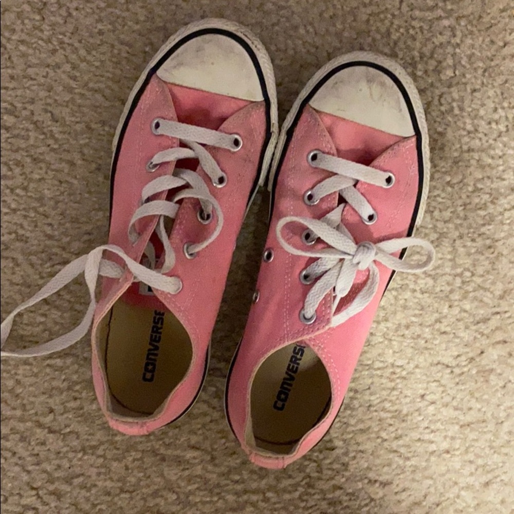 Kids Converse (can fit women’s size 5.5-6)